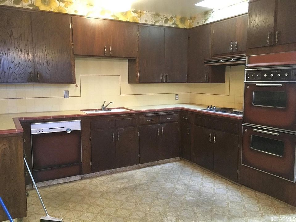 2nd image of 44 Mount Vernon Ave