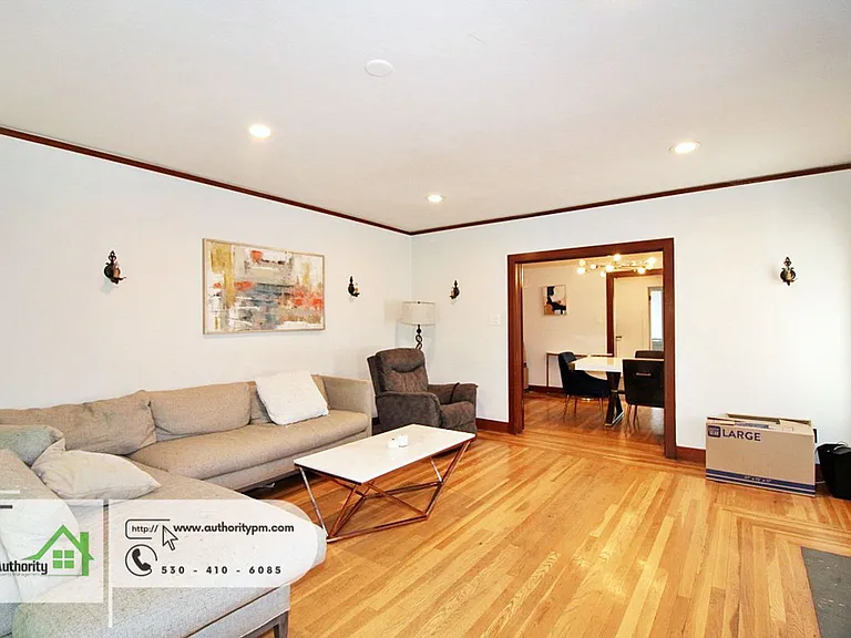 1365 Chestnut St — Photo 4