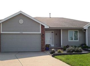 17401 Cady Cir, Omaha, NE 68116