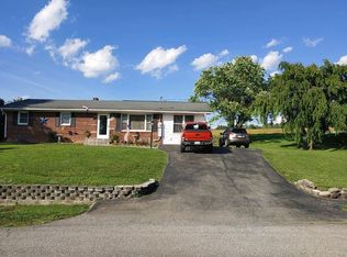 6642 Riverview Dr, Radford, VA 24141