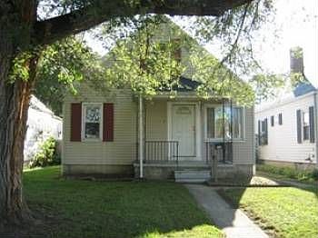 2nd image of 742 S Ogden Ave