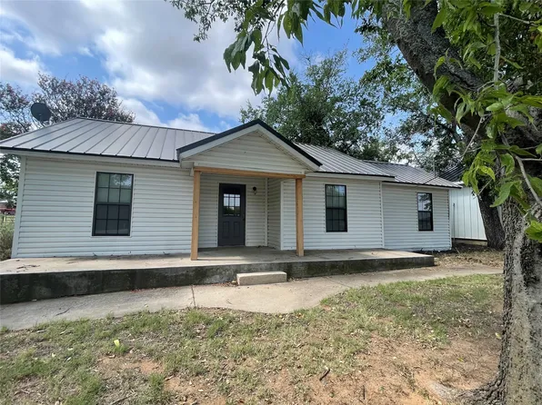 304 W Lee Ave, Graford, TX 76449
