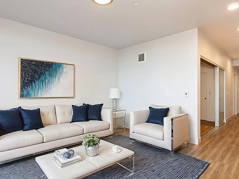 Adell Apartments — Photo 26