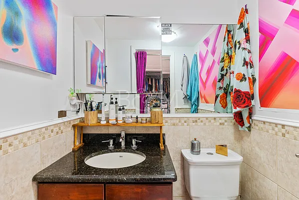 Sold by Brick&Mortar | media 11