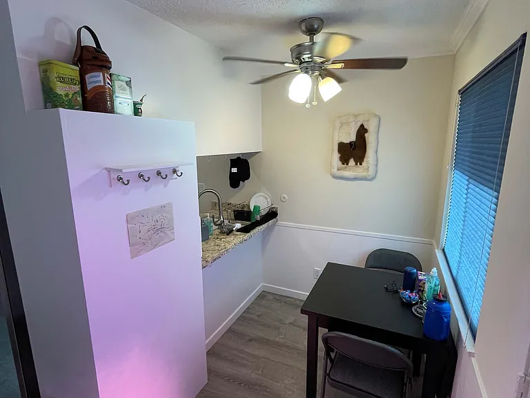 140 S Morrissey Ave #14 — Photo 3