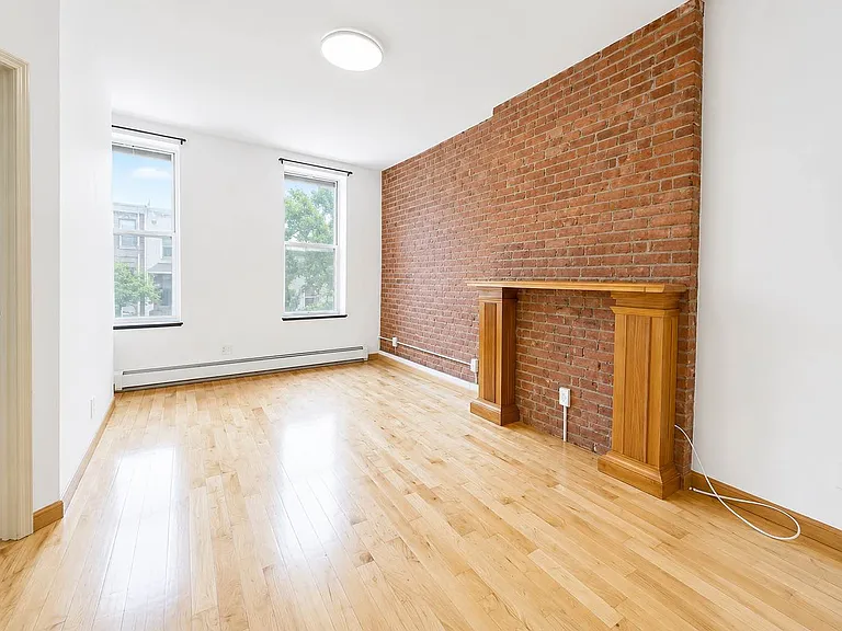 137 23rd St #2 — Photo 3