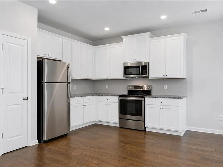 3370 Highbury Way — Photo 5
