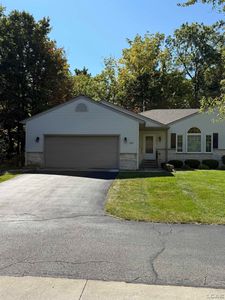 802 Lakewood Dr, Adrian, MI, 49221