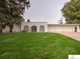 8433 N 47th St, Omaha, NE 68152