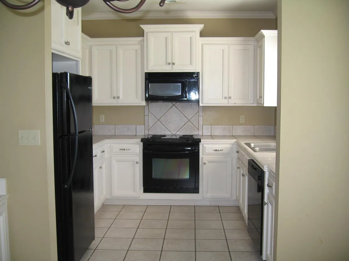 3 bed, 1467 sqft, $1,725 — Photo 2