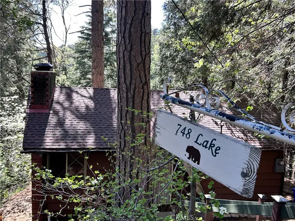748 Lake Dr, Lake Arrowhead, CA 92352