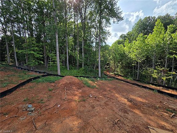 3rd image of 4150 Clinard Rd