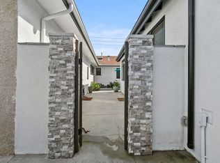1833 Pomona Ave #B, Costa Mesa, CA 92627