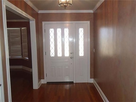 4th image of 30 Chateau Du Jardin Dr