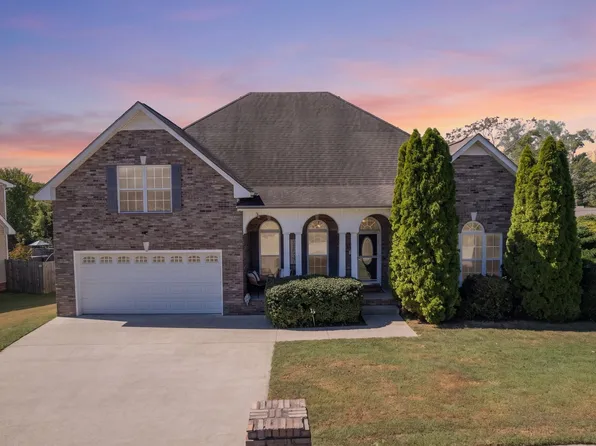 126 W Observatory Dr, Clarksville, TN 37040