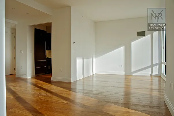 Sold by New York Residence | media 17