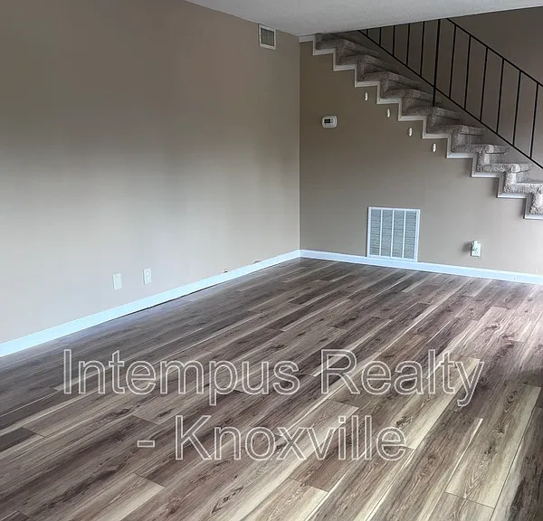 405 Iroquois Ln #2 — Photo 5
