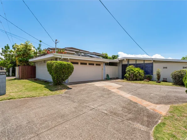 1567 Hoolaulea St, Pearl City, HI 96782