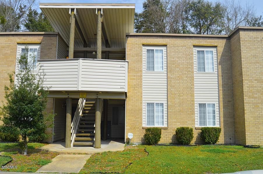 1st image of 245 McDonnell Ave