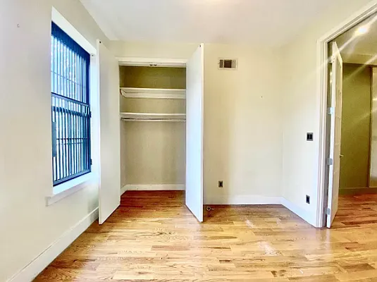 Rented by Greenrock Management | media 10