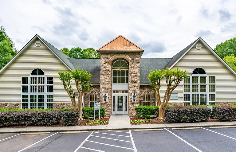 Waterford Place Apartment Homes — Photo 9