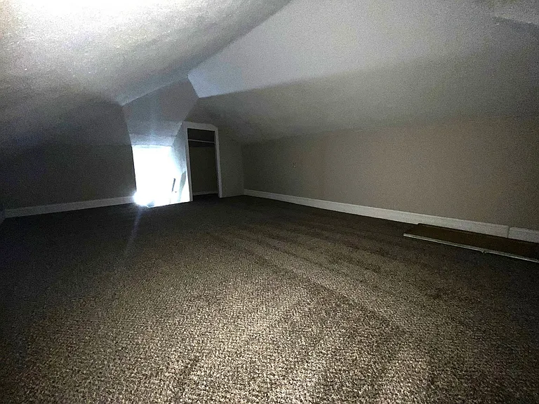 352 Bassett Ave — Photo 30