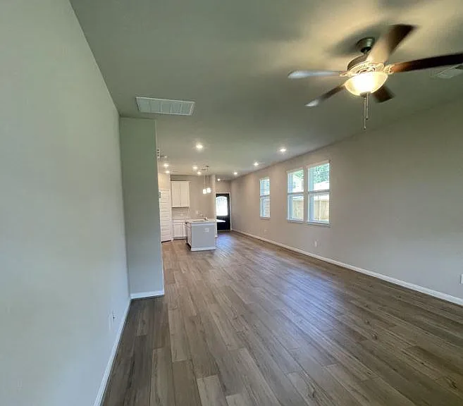 7052 Silverleaf Oak St — Photo 8
