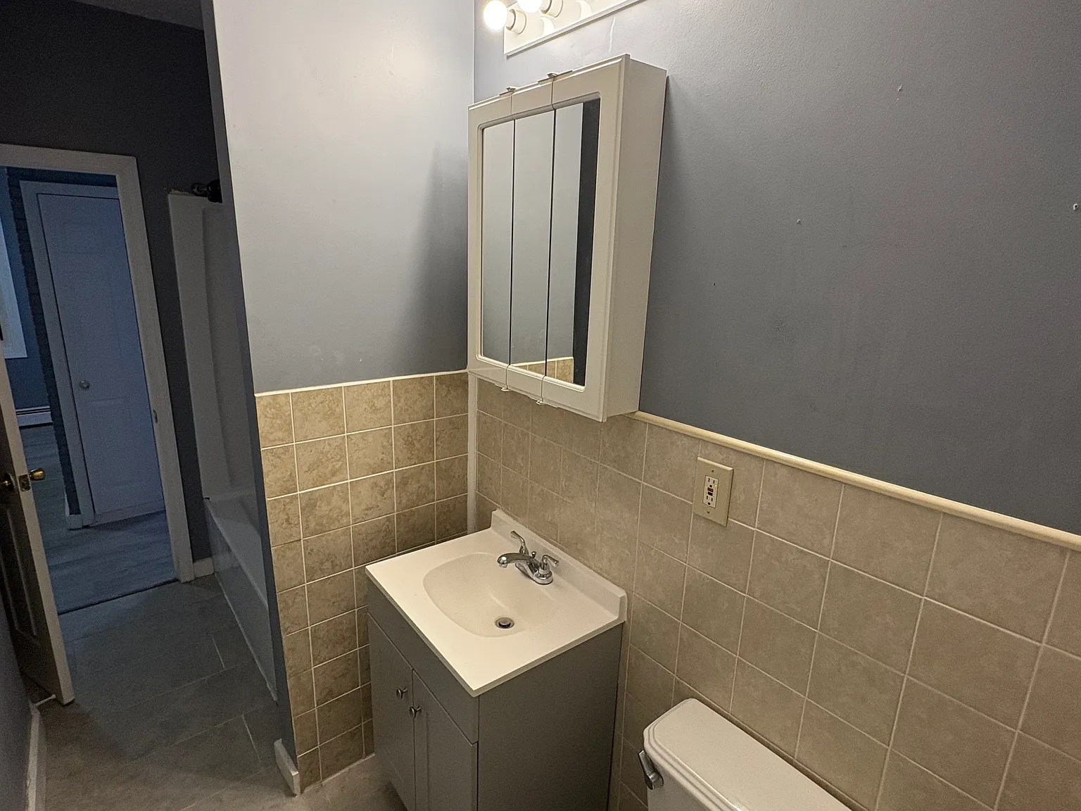 3 bed, $2,000 — Photo 4