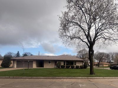 3033 S Stratton DRIVE, West Allis, WI, 53219