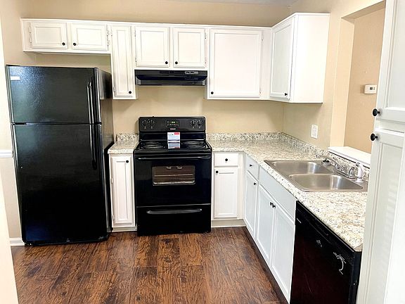 2nd image of 2264 Oak Glenn Cir