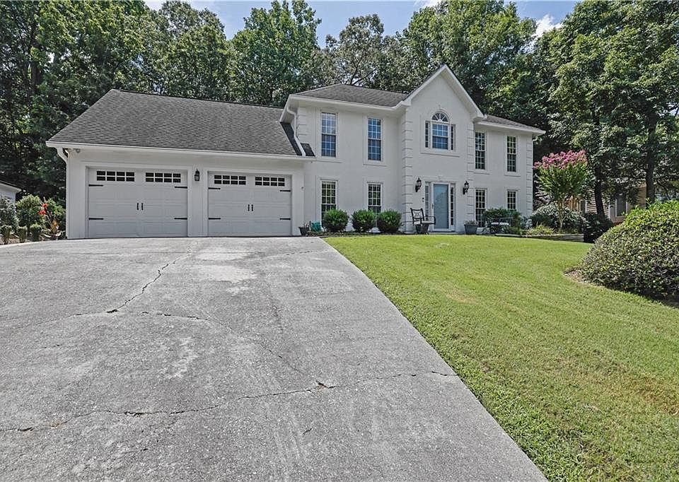 1st image of 985 Laurel Springs Ln