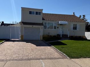 15 Barrington Street, Westbury, NY