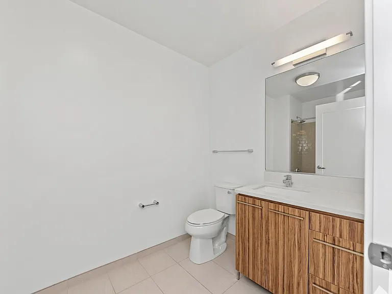 325 W Wolf Point Plz #2703 — Photo 4