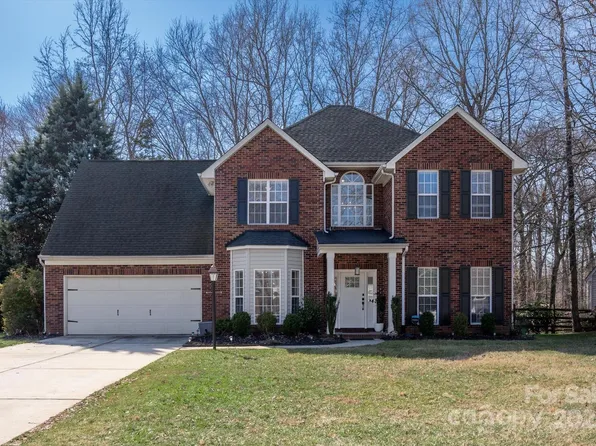 1424 Moonstone Dr, Matthews, NC 28105