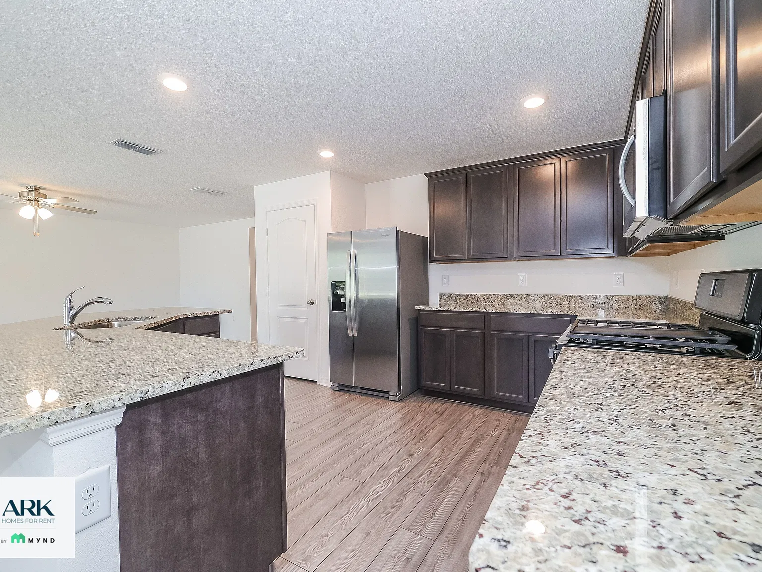 3 bed, 2.0 bath, 1678 sqft, $1,835 — Photo 4