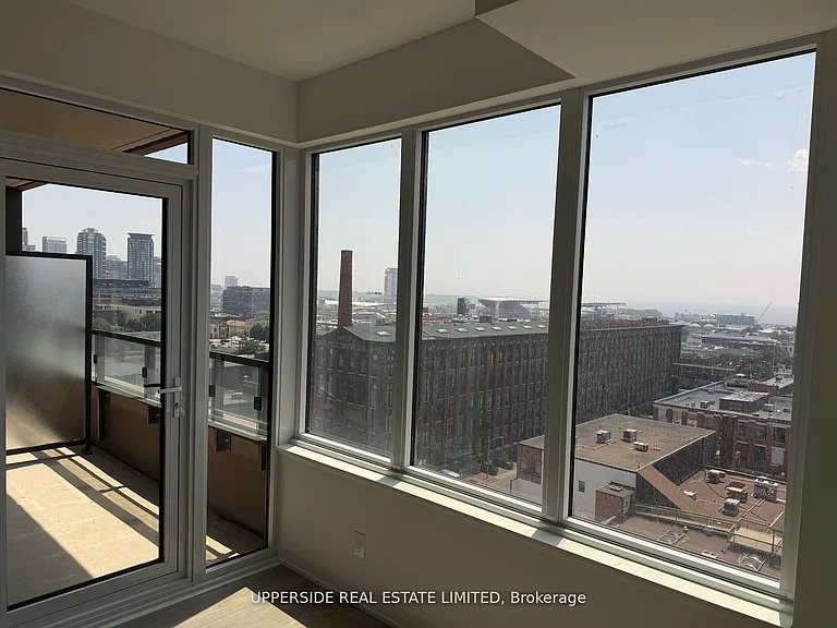 285 Dufferin St #1016 — Photo 6