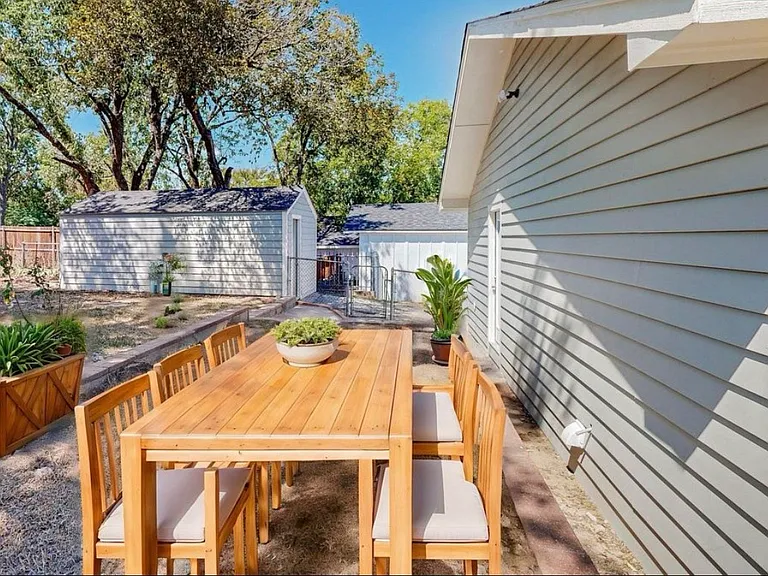 703 S Ravinia Dr — Photo 8