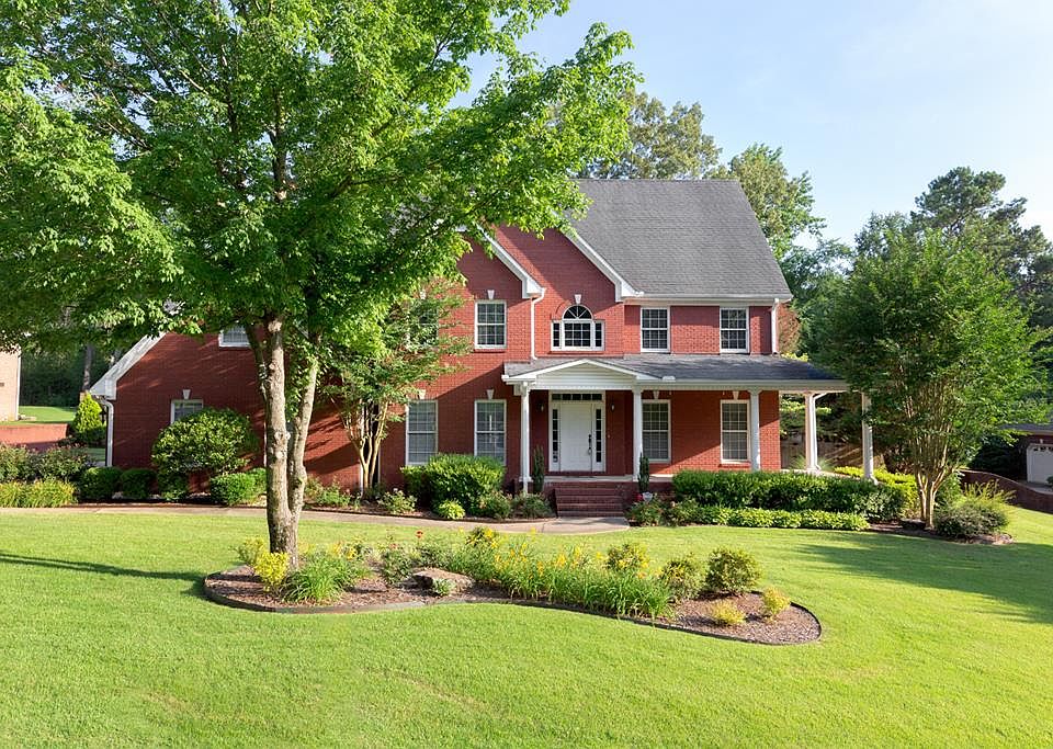 1st image of 221 Harrington Ln