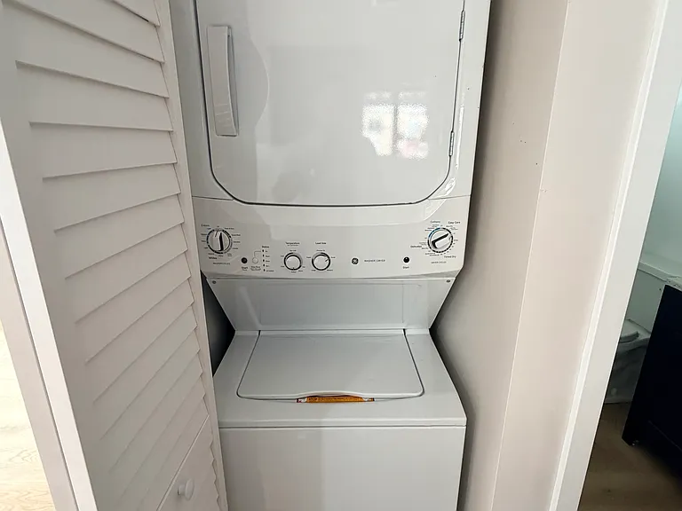 1516 E 5th St #H — Photo 8