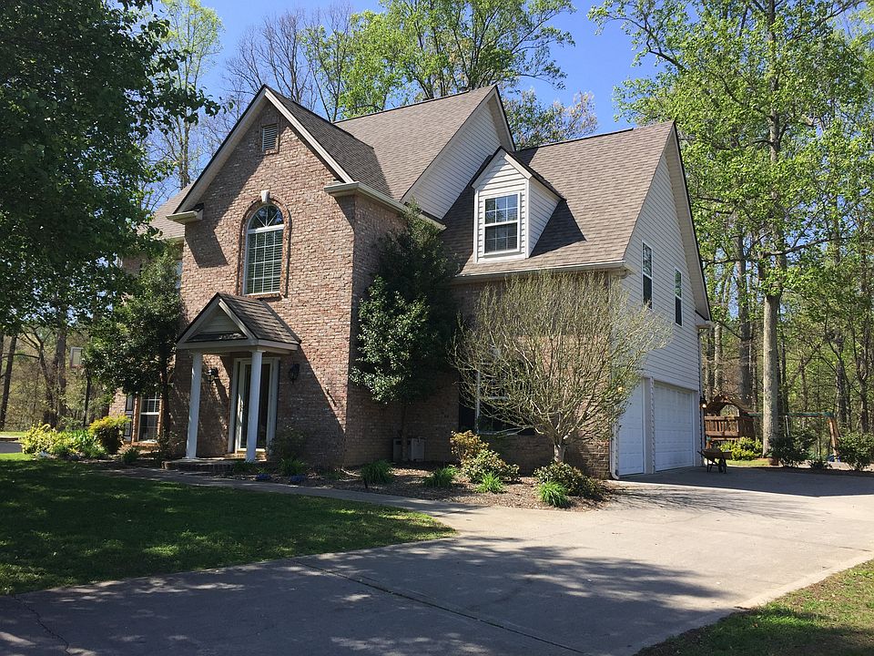 1st image of 924 Baylor Cir