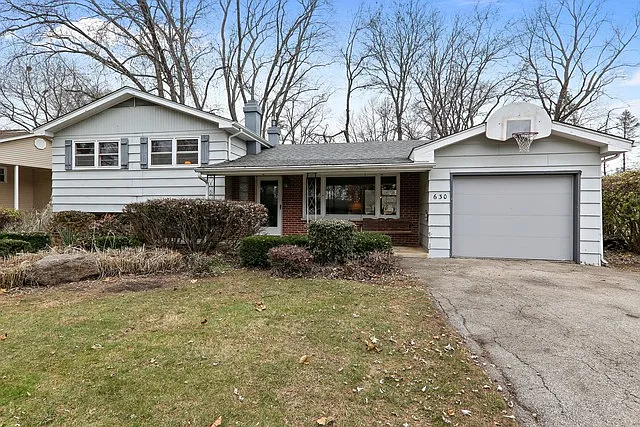 22W630 Arbor Ln photo 1