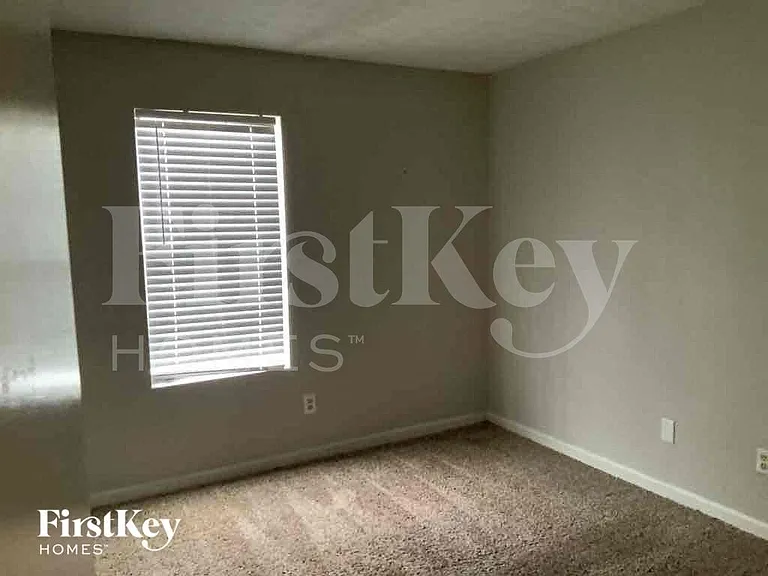 3907 Wood Path Dr — Photo 13