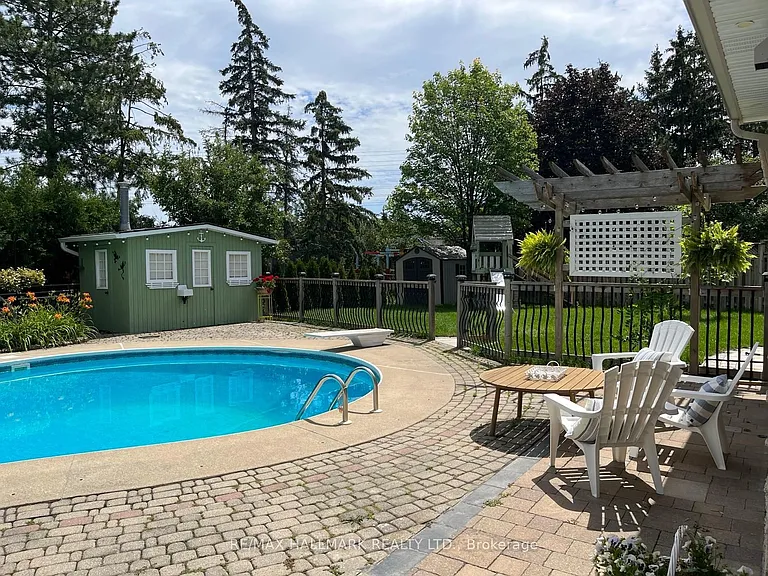 6089 Starfield Cres — Photo 19