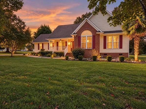 137 Eagle Ridge Dr, Chesnee, SC 29323