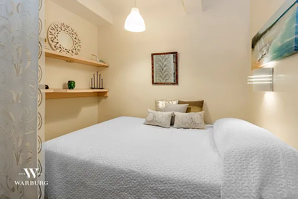 Rented by Warburg | media 12