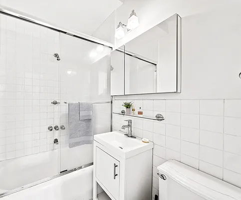 Rented by Vector New York, LLC | media 18