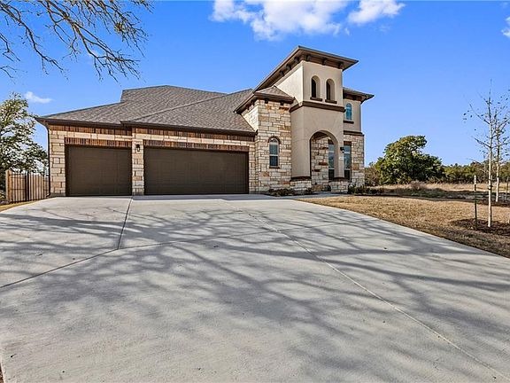 2nd image of 1005 Valley View Dr