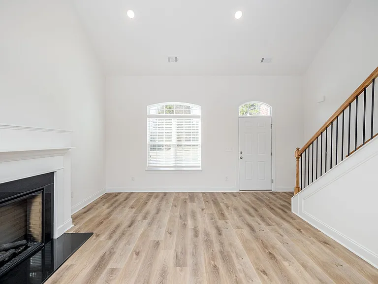 402 Manly Way — Photo 11