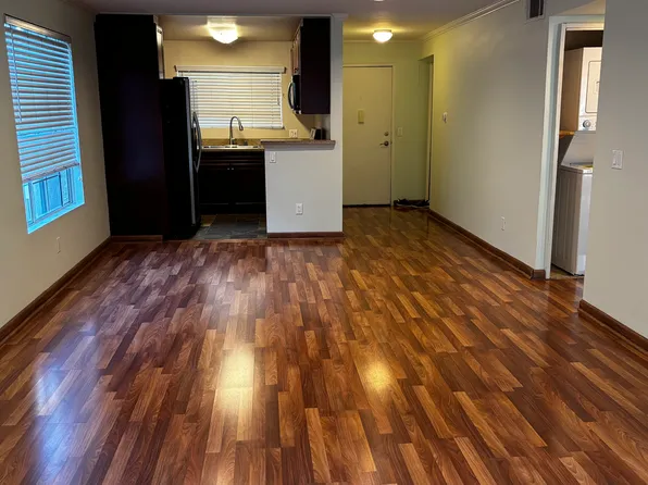 21500 Burbank Blvd APT 215, Woodland Hills, CA 91367