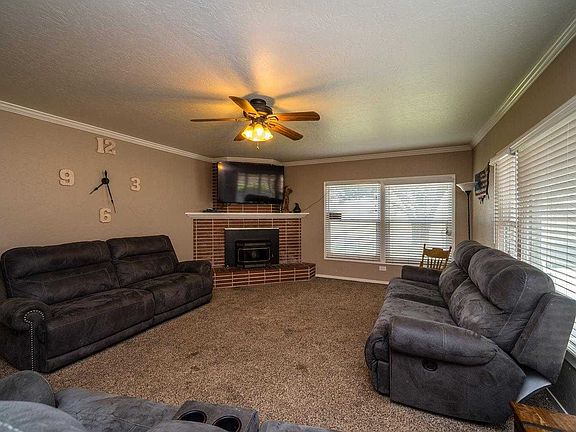 6813 Corona Ave, Kingsburg, CA 93631 | MLS #533012 | Zillow